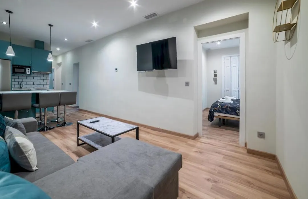 Modern Refurbished-2Bedrooms 1.5Bathrs-Justicia-1
