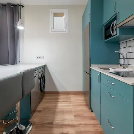 Modern Refurbished-2Bedrooms 1.5Bathrs-Justicia-3