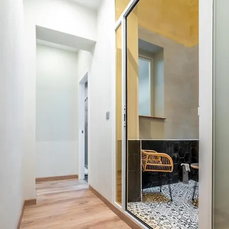 Modern Refurbished-2Bedrooms 1.5Bathrs-Justicia-2